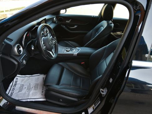 Used 2019 Mercedes-Benz C 300 4MATIC Sedan image 28