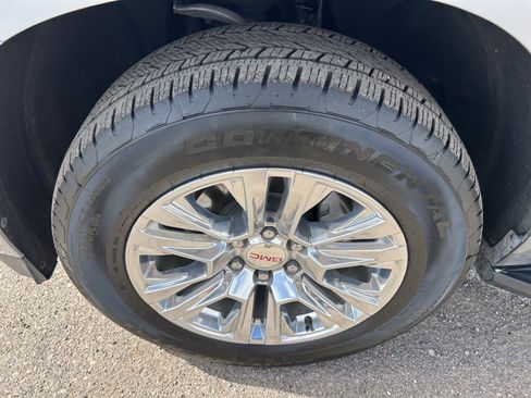 Certified 2025 GMC Yukon XL Denali image 8