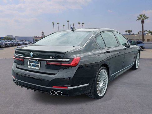 Used 2022 BMW ALPINA B7 xDrive w/ Luxury Rear Seating Package image 5