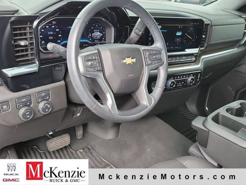 Used 2024 Chevrolet Silverado 1500 LT AWD/4WD image 6