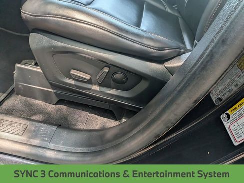 Used 2023 Ford Explorer XLT w/ Equipment Group 202A RWD image 17