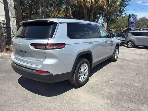 Used 2024 Jeep Grand Cherokee L Laredo RWD image 5