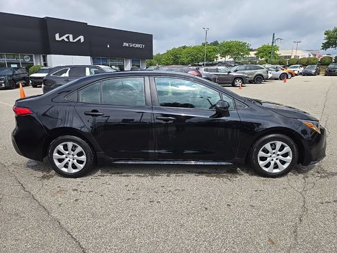 Used 2024 Toyota Corolla LE FWD image 2