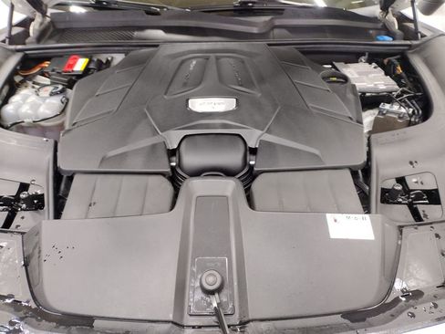 Used 2019 Porsche Cayenne S image 8