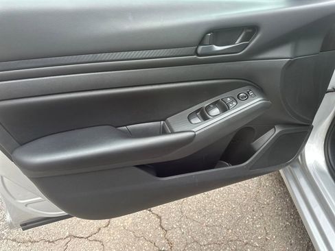 Used 2024 Nissan Altima 2.5 S image 11