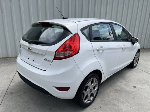 Used 2012 Ford Fiesta SES FWD image 3