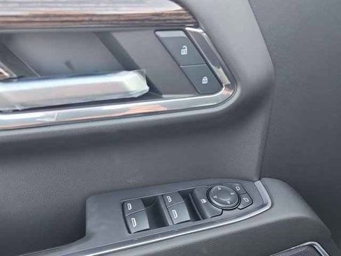 Used 2024 GMC Sierra 1500 Elevation image 30