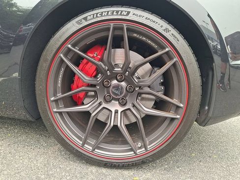 Used 2023 Chevrolet Corvette Z06 RWD image 22