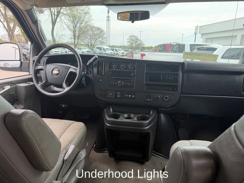 Used 2016 Chevrolet Express 2500 LT w/ LT Preferred Equipment Group RWD image 12