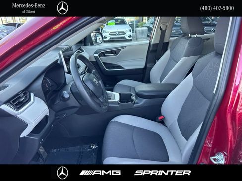 Used 2024 Toyota RAV4 XLE w/ Convenience Package FWD image 10