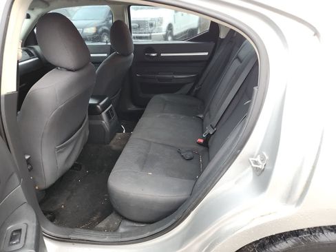 Used 2010 Dodge Charger SXT image 25