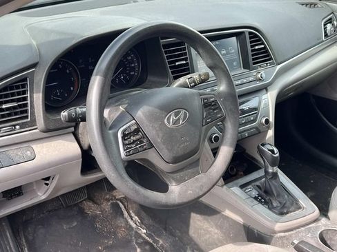 Used 2017 Hyundai Elantra SE FWD image 7