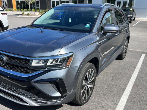 Used 2022 Volkswagen Taos SE image 6