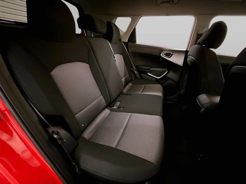 Used 2023 Kia Soul LX w/ LX Technology Package FWD image 26