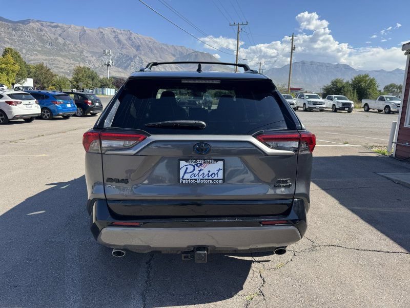 Used 2021 Toyota RAV4 XSE AWD/4WD image 4