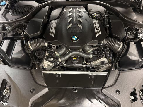 Used 2020 BMW M550i xDrive M550i xDrive w/ Executive Package image 11