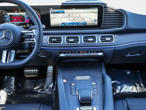 New 2026 Mercedes-Benz GLS 450 4MATIC image 13