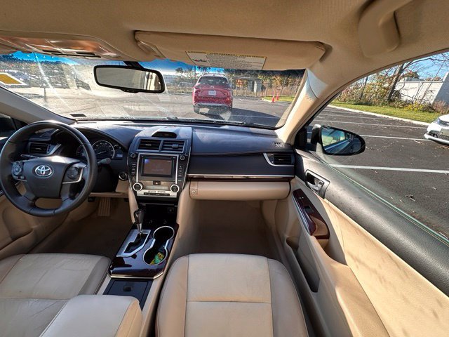 Used 2012 Toyota Camry XLE w/ Leather Pkg FWD image 32