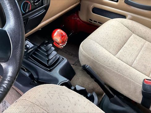 Used 2001 Jeep Wrangler SE image 16