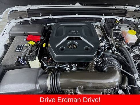 Used 2025 Jeep Wrangler Unlimited Sport AWD/4WD image 29