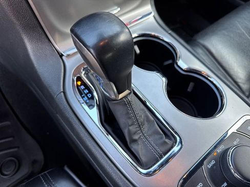 Used 2020 Jeep Grand Cherokee Overland image 30