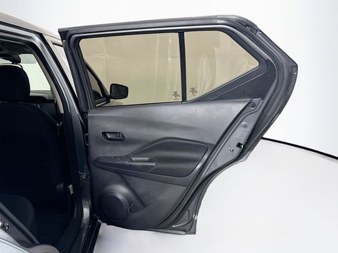 Used 2024 Nissan Kicks S image 28