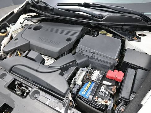 Used 2016 Nissan Altima 2.5 SL w/ 2.5 Technology Package FWD image 12