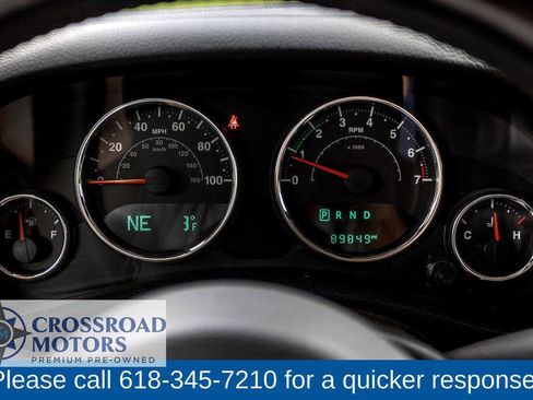Used 2016 Jeep Wrangler Unlimited Sahara w/ Connectivity Group AWD/4WD image 31