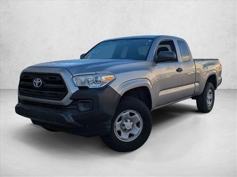 Used 2017 Toyota Tacoma SR image 1