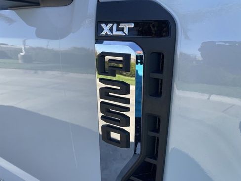 New 2026 Ford F250 XLT w/ FX4 Off-Road Package image 28