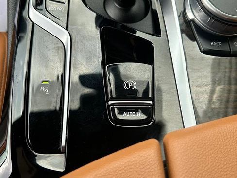 Certified 2022 BMW 530i xDrive 530i xDrive Sedan w/ Convenience Package image 24