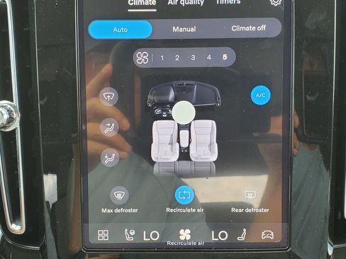 New 2026 Volvo XC40 B4 Plus w/ Protection Package Premier image 17