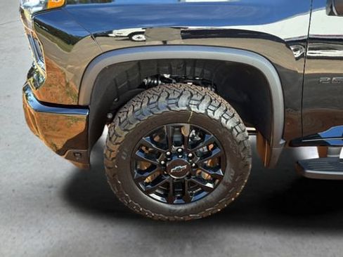 Used 2026 Chevrolet Silverado 2500 LTZ w/ LTZ Plus Package AWD/4WD image 34