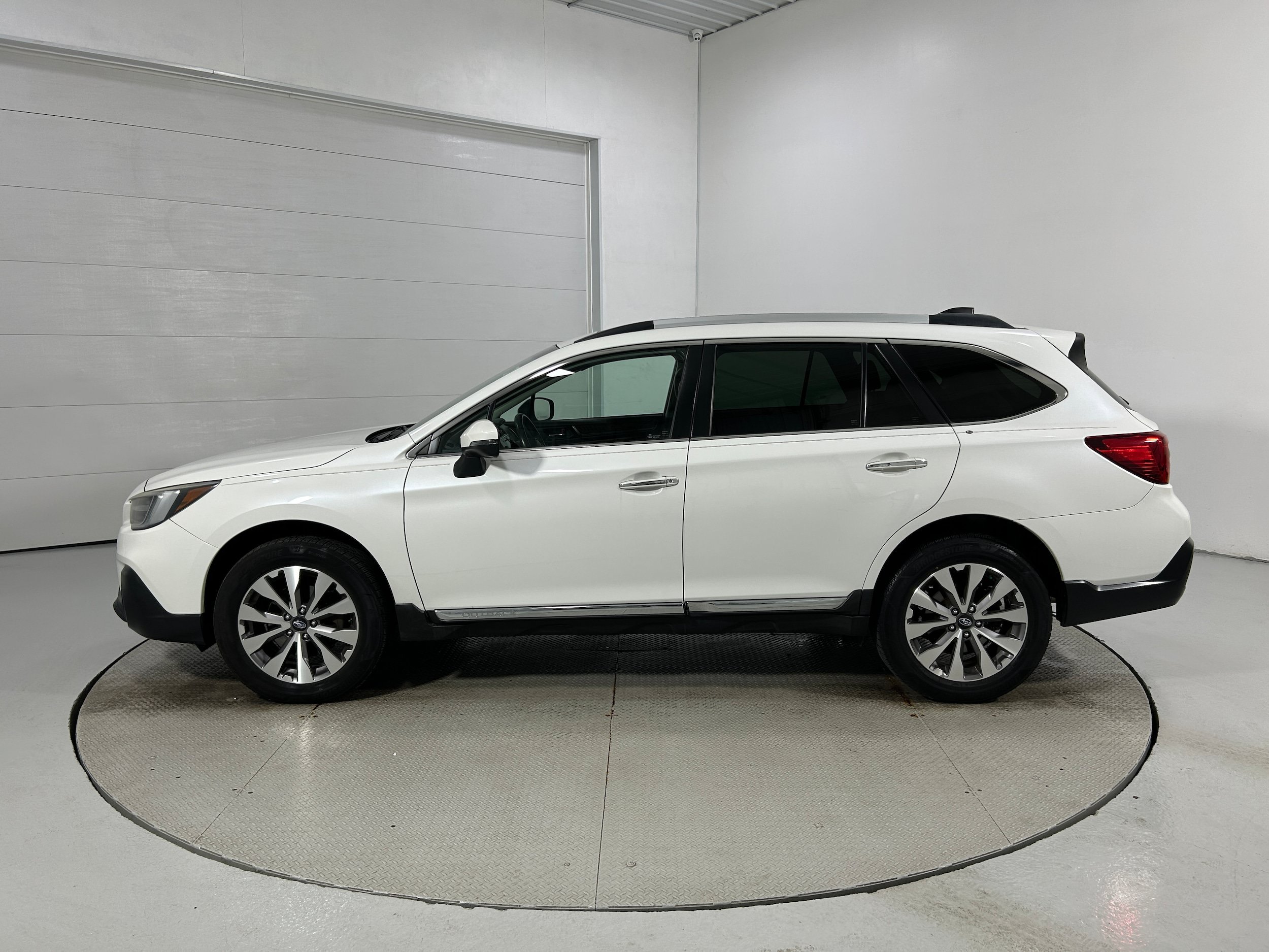 Used 2019 Subaru Outback 2.5i Touring AWD/4WD image 22