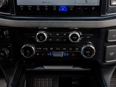 Used 2024 Ford F250 Platinum w/ FX4 Off-Road Package AWD/4WD image 27
