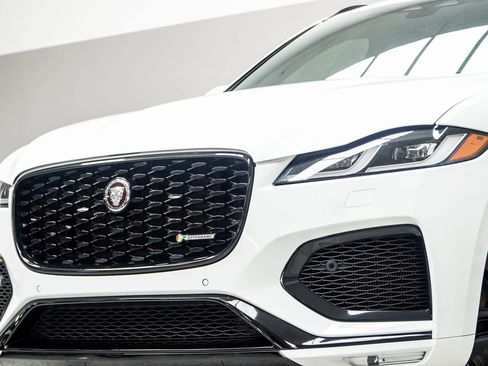 Used 2023 Jaguar F-PACE R-Dynamic S image 2