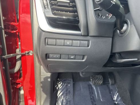 Used 2023 Nissan Rogue SL w/ SL Premium Package image 25