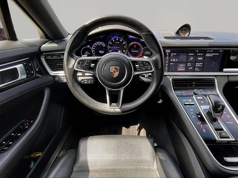 Used 2020 Porsche Panamera image 11