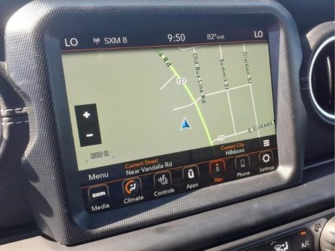 Used 2022 Jeep Wrangler Unlimited Sahara w/ Cold Weather Group AWD/4WD image 9