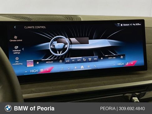 Used 2024 BMW X7 xDrive40i w/ Premium Package image 16