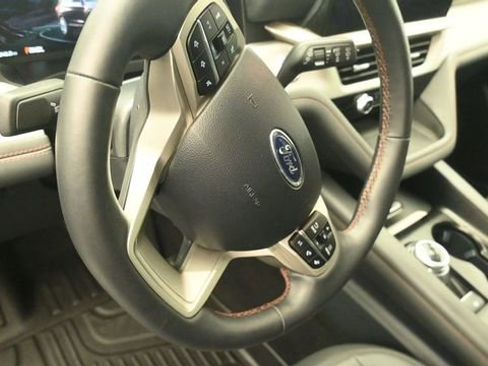 Certified 2025 Ford Explorer Active w/ Active Comfort Package AWD/4WD image 16