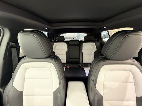 New 2026 Chevrolet Equinox EV LT FWD image 28
