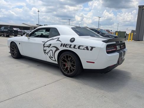 Used 2016 Dodge Challenger SRT Hellcat RWD image 6