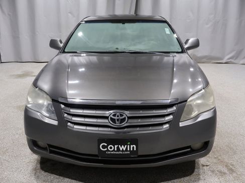 Used 2005 Toyota Avalon XLS image 13