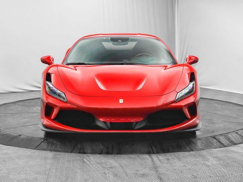 Used 2021 Ferrari F8 Tributo image 3