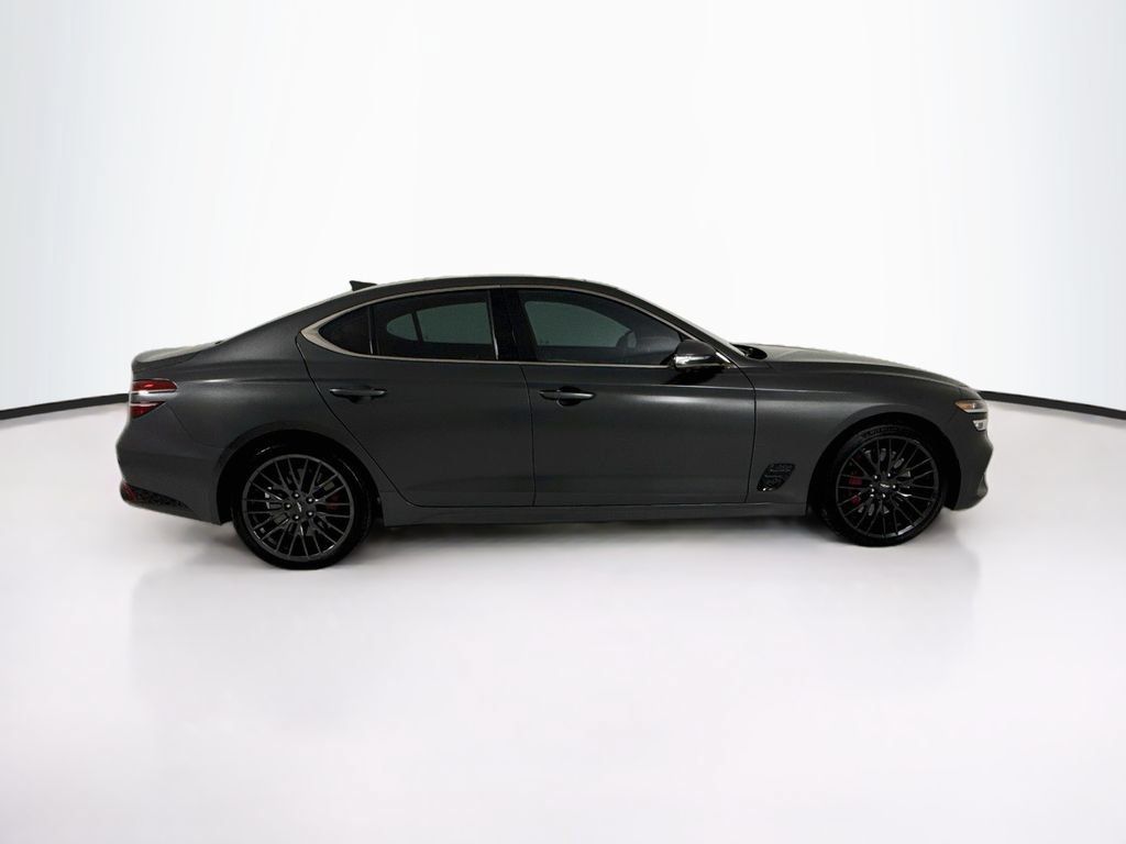 Used 2022 Genesis G70 3.3T Launch Edition RWD image 8
