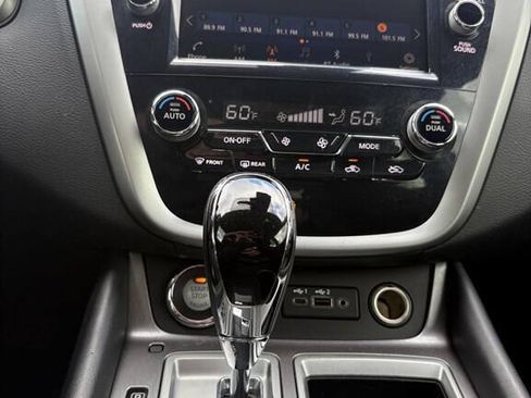 Used 2020 Nissan Murano SV AWD/4WD image 19