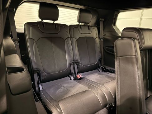 Used 2024 Jeep Grand Cherokee L Laredo image 32