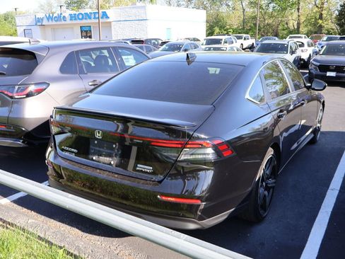 Used 2023 Honda Accord Sport image 7