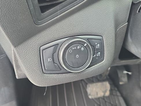 Used 2015 Ford Escape SE image 16